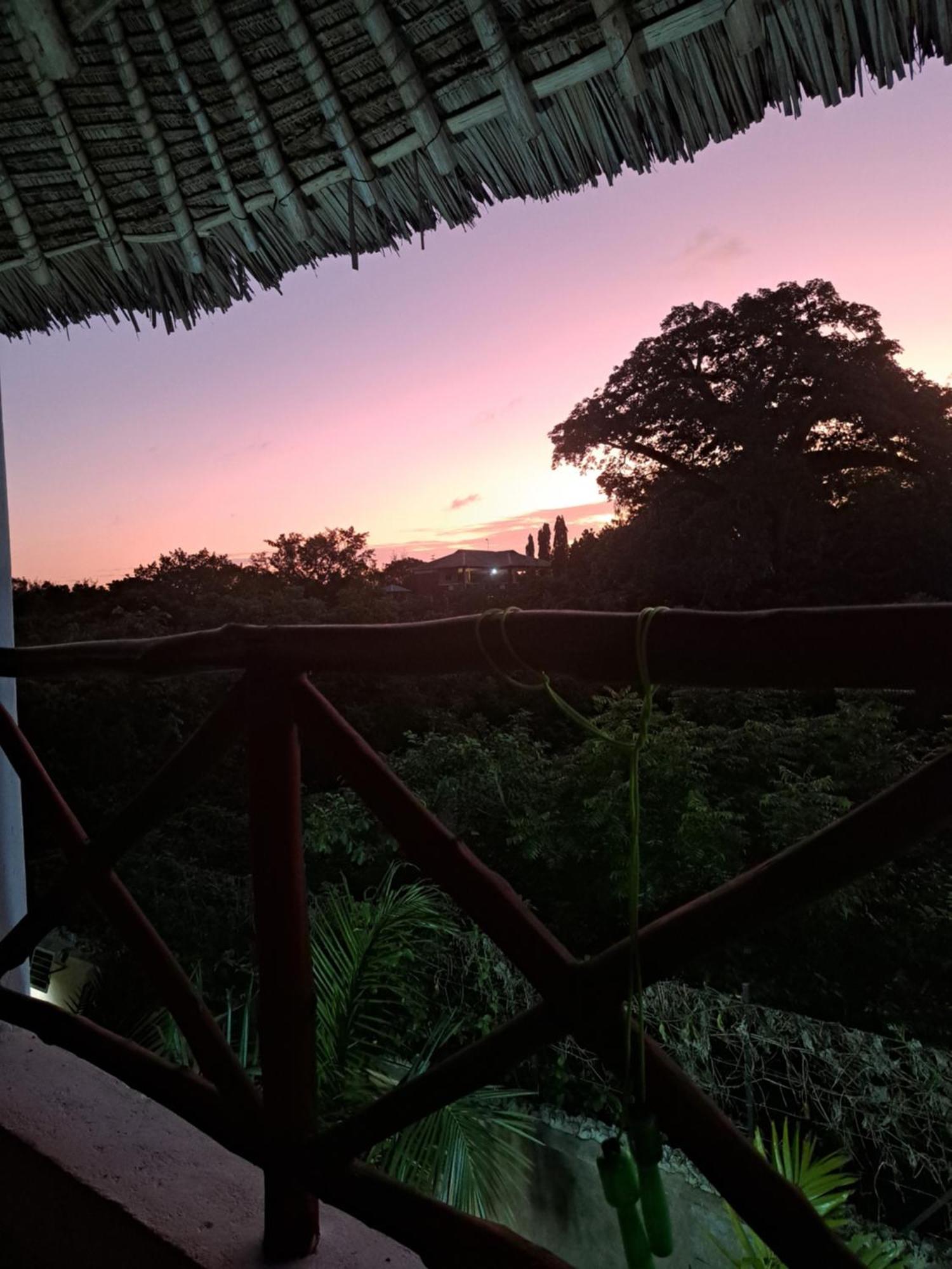 Diani Yoga Barn Bed & Breakfast Ukunda Room photo