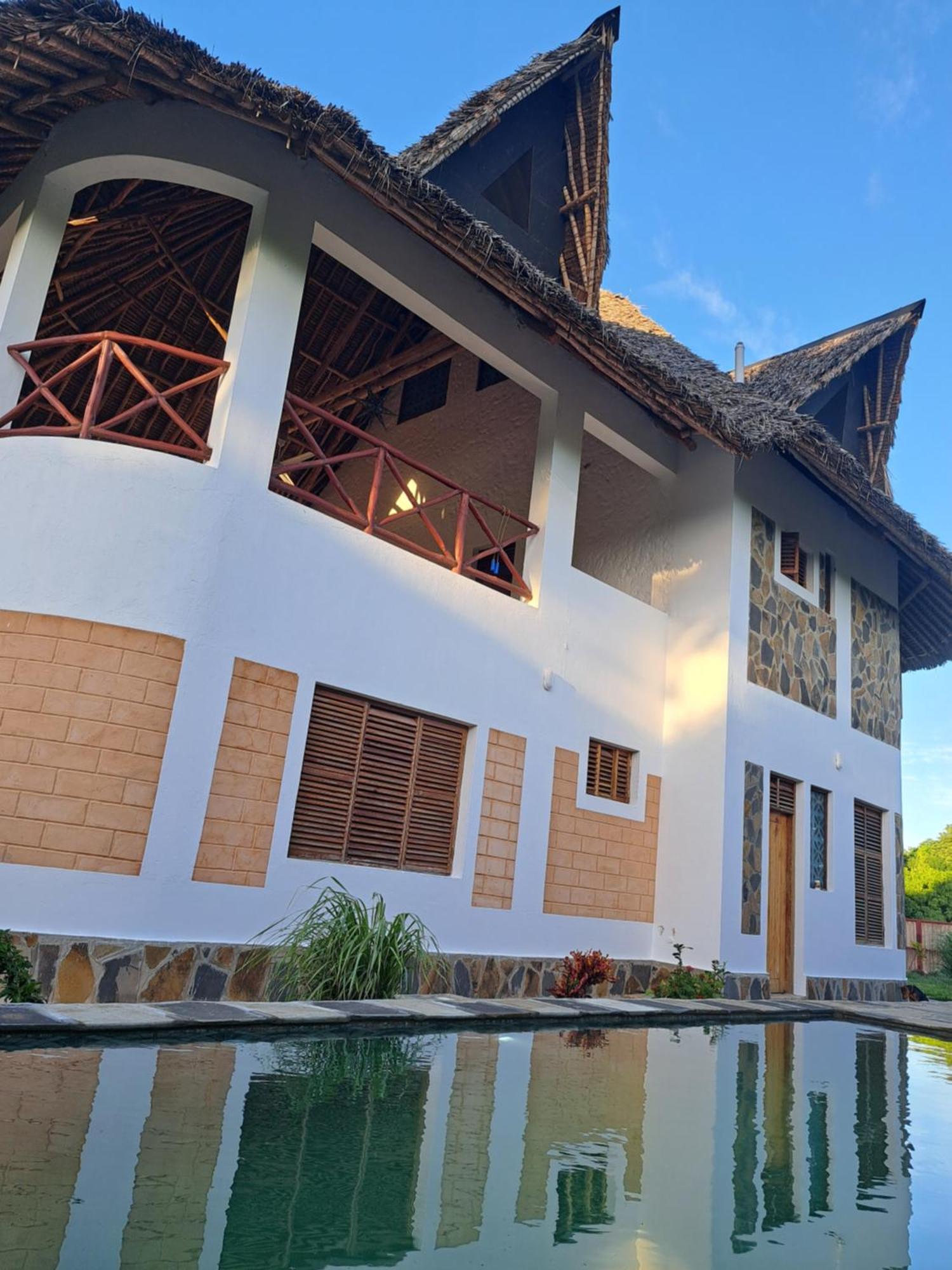 Diani Yoga Barn Bed & Breakfast Ukunda Exterior photo